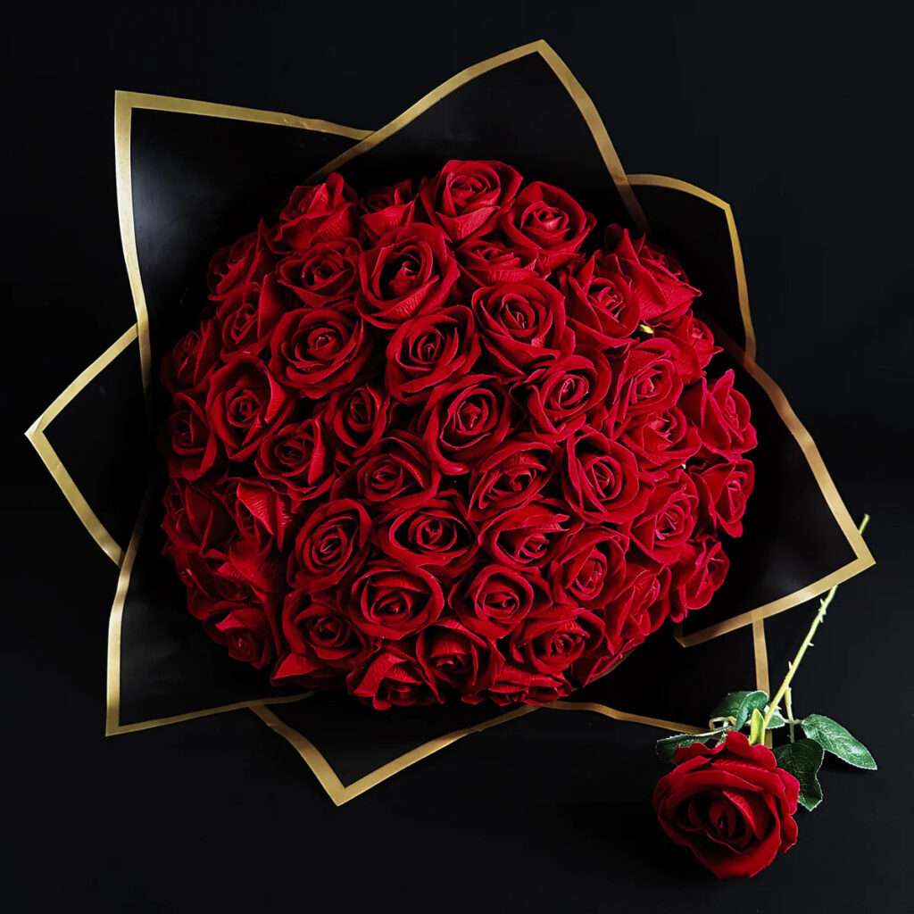 offrez un bouquet exceptionnel de 100 roses pour célébrer une occasion spéciale avec élégance et passion.
