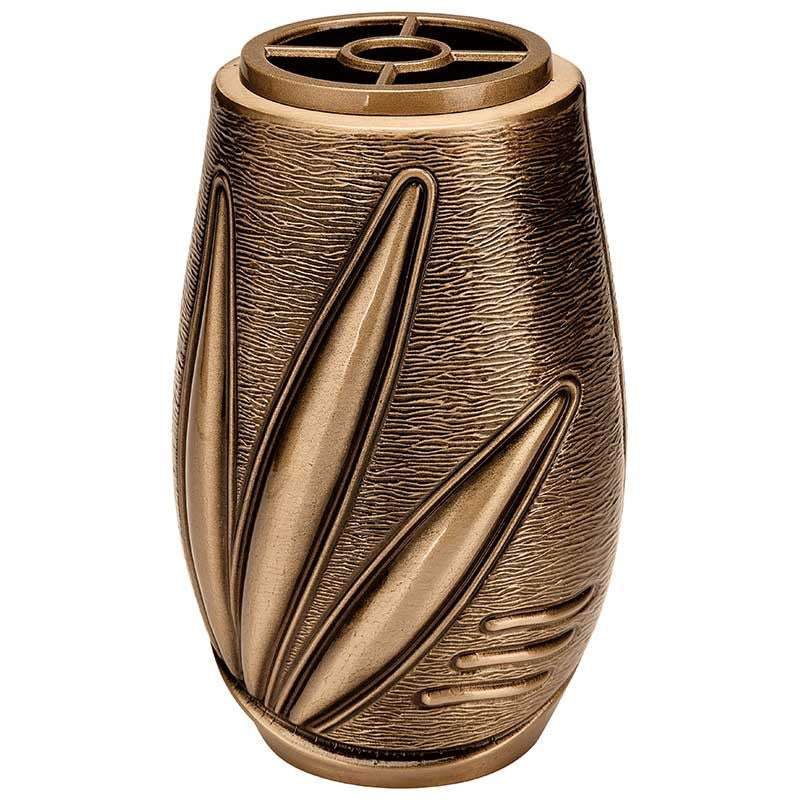 découvrez comment choisir le vase idéal pour un cimetière et les conseils essentiels pour bien l'entretenir, afin de préserver la beauté et le respect des lieux.