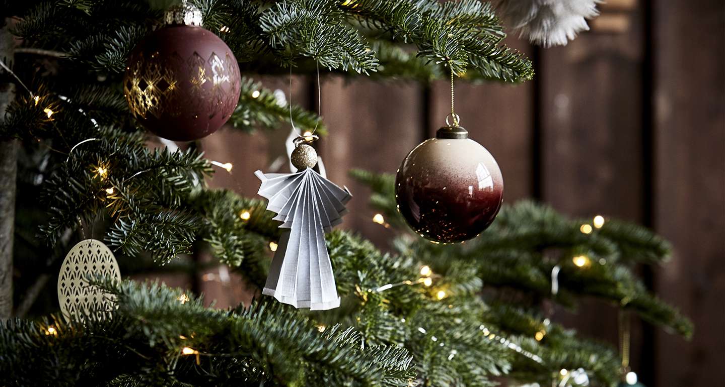 découvrez la symbolique du sapin de noël, un arbre chargé de traditions et de significations festives qui illumine les fêtes de fin d'année.
