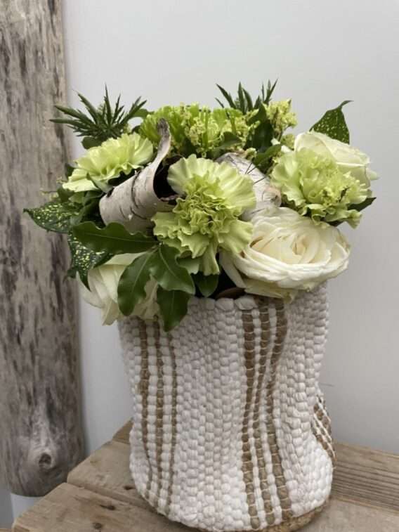 découvrez comment choisir un cache-pot original pour sublimer vos plantes et apporter une touche unique à votre décoration intérieure.