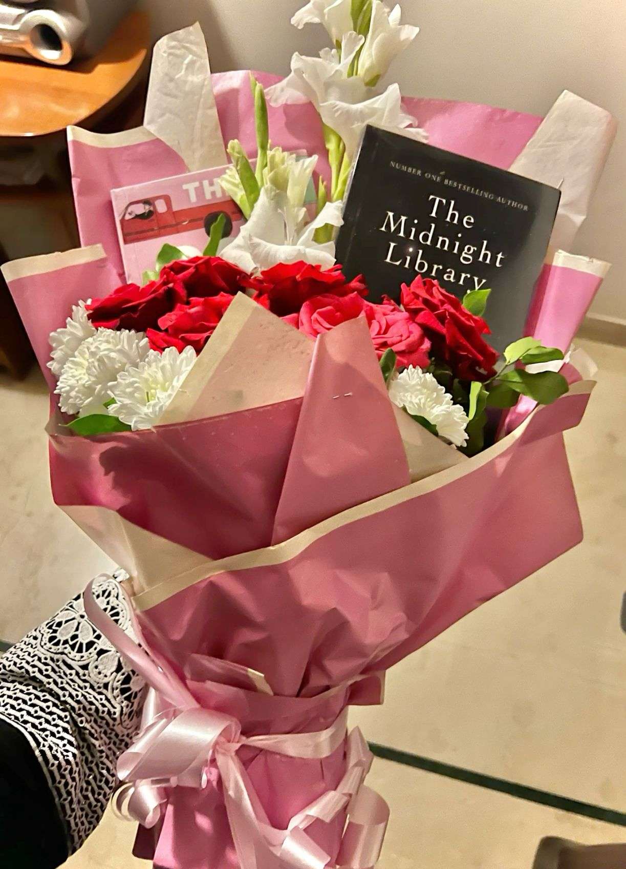 découvrez comment créer un bouquet de livres original, une idée cadeau unique et créative pour surprendre vos proches avec des lectures passionnantes.