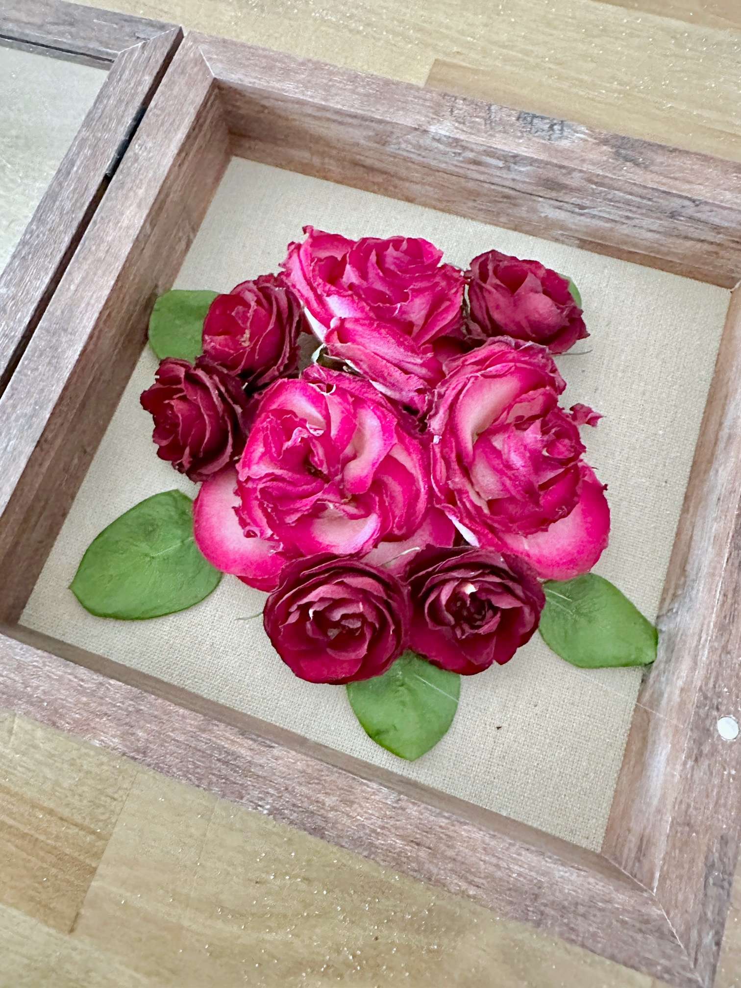 découvrez la beauté intemporelle de la rose préservée, une fleur naturelle qui conserve son éclat et sa douceur pendant des mois, parfaite pour offrir ou décorer votre intérieur avec élégance.